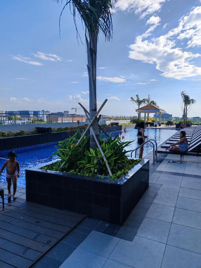 Schoenes Apartment Mit Pool-Nutzung Manila Eksteriør billede
