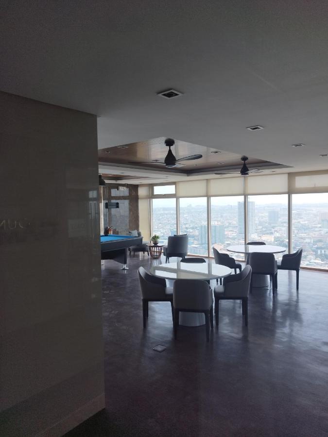 Schoenes Apartment Mit Pool-Nutzung Manila Eksteriør billede